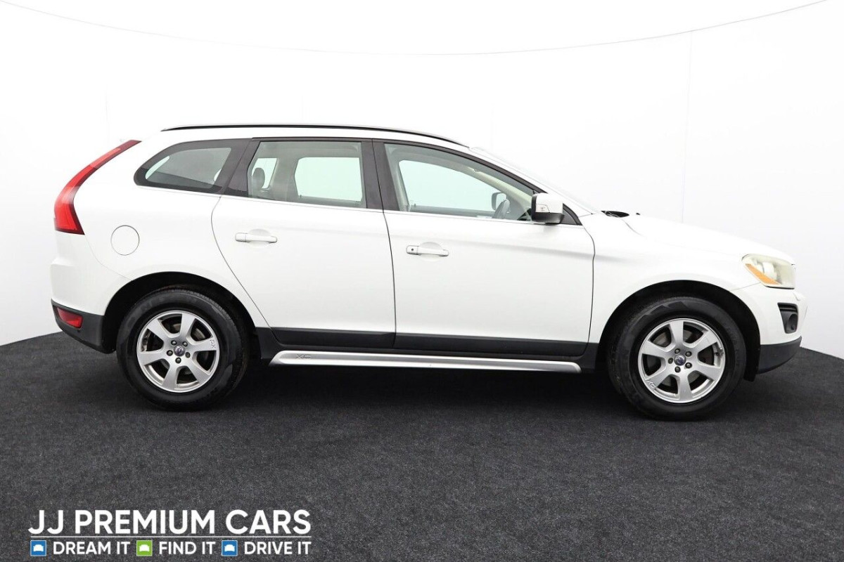 VOLVO XC60 2.4D SE SUV 5DR DIESEL GEARTRONIC EURO 4 (175 PS) - 2009 - £4,000