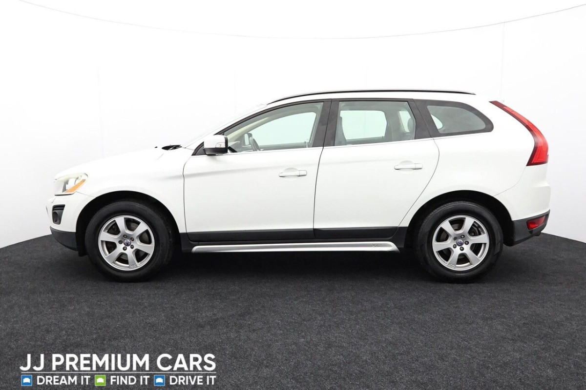 VOLVO XC60 2.4D SE SUV 5DR DIESEL GEARTRONIC EURO 4 (175 PS) - 2009 - £4,000