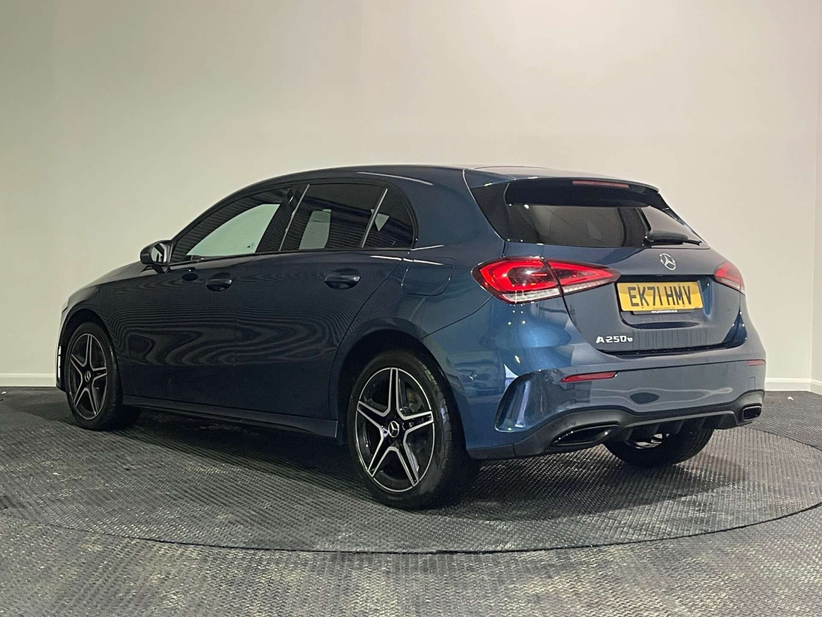 MERCEDES-BENZ A CLASS 2021 (71) 1.3 A250E 15.6KWH AMG LINE EDITION (EXECUTIVE) HATCHBACK 5DR PETROL PLUG-IN - 2021 - £14,800