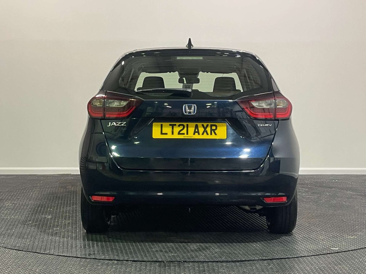 HONDA JAZZ 2021 (21) 1.5 H I-MMD SE HATCHBACK 5DR PETROL HYBRID ECVT EURO 6 (S/S) (107 PS) - 2021 - £13,750