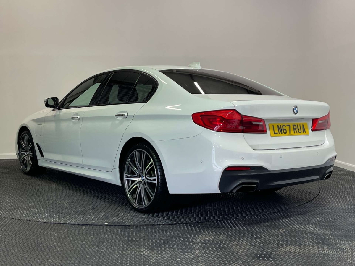 BMW 5 SERIES 2017 (67) 2.0 530E 9.2KWH M SPORT SALOON 4DR PETROL PLUG-IN HYBRID AUTO EURO 6 (S/S) - 2017 - £13,250