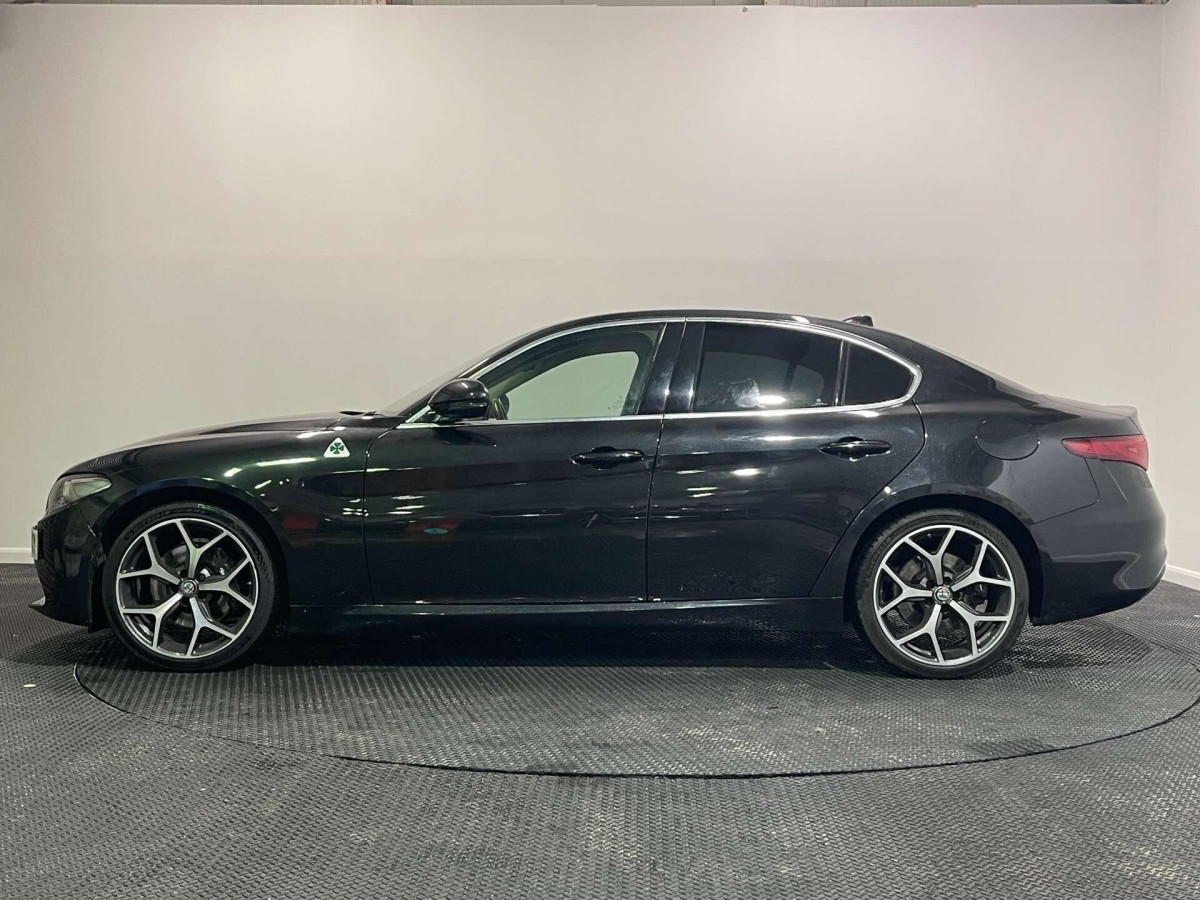 ALFA ROMEO GIULIA 2020 (20) 2.0T LUSSO TI SALOON 4DR PETROL AUTO EURO 6 (S/S) (200 PS) - 2020 - £19,500