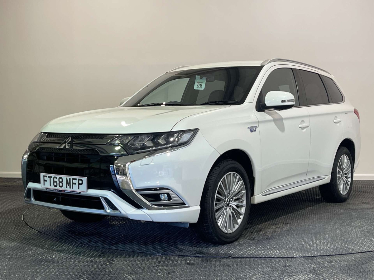 MITSUBISHI OUTLANDER 2018 (68) 2.4H TWINMOTOR 13.8KWH 4H SUV 5DR PETROL PLUG-IN HYBRID CVT 4WD EURO 6 (S/S - 2018 - £14,750