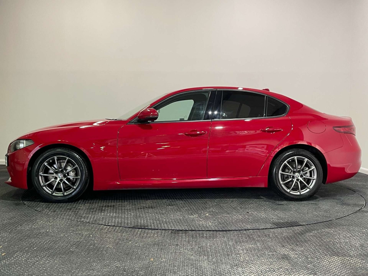 ALFA ROMEO GIULIA 2019 (19) 2.2 TD SUPER SALOON 4DR DIESEL AUTO EURO 6 (S/S) (160 PS) - 2019 - £12,000