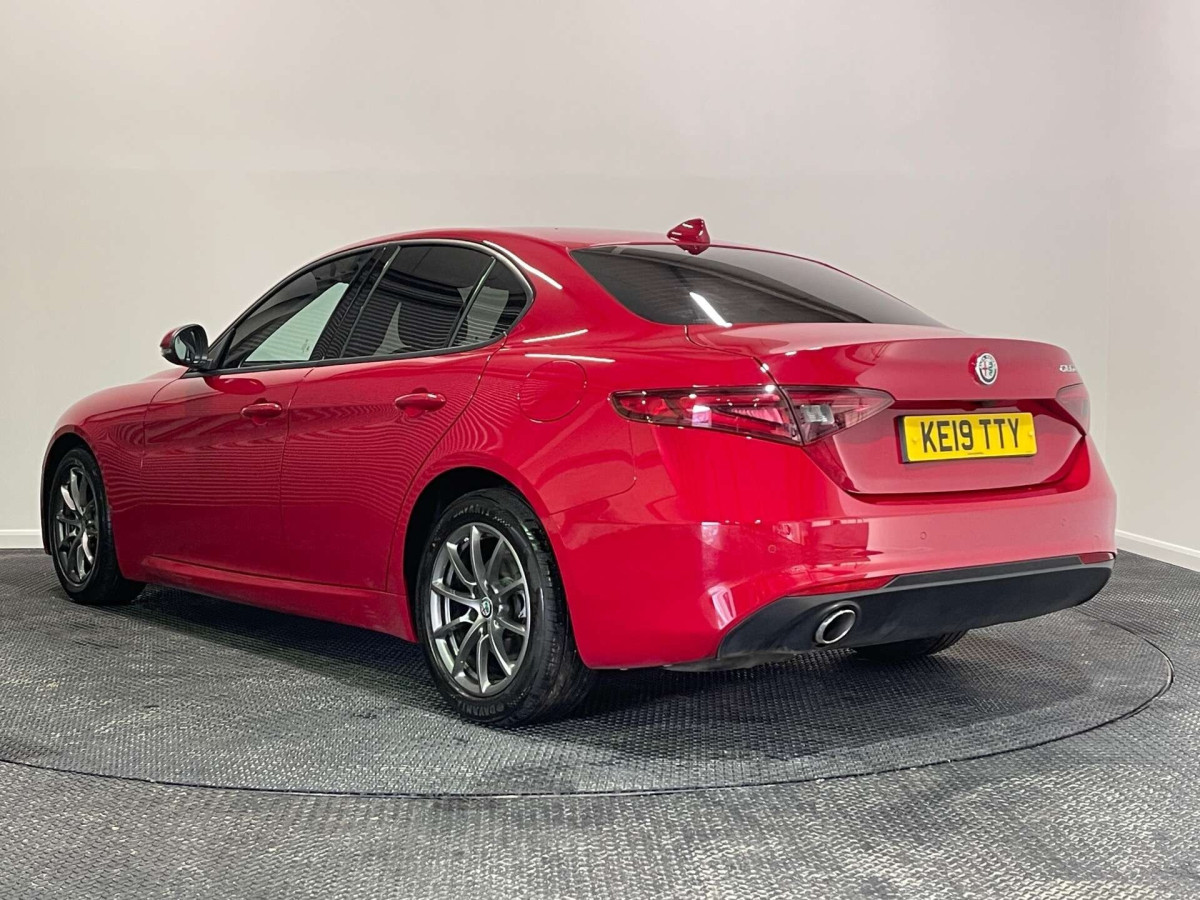 ALFA ROMEO GIULIA 2019 (19) 2.2 TD SUPER SALOON 4DR DIESEL AUTO EURO 6 (S/S) (160 PS) - 2019 - £12,000