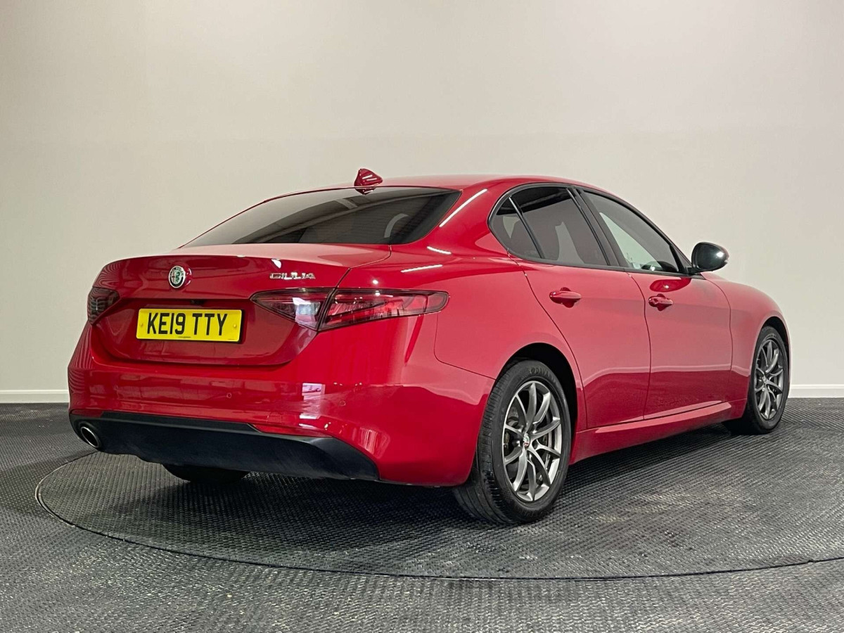 ALFA ROMEO GIULIA 2019 (19) 2.2 TD SUPER SALOON 4DR DIESEL AUTO EURO 6 (S/S) (160 PS) - 2019 - £12,000