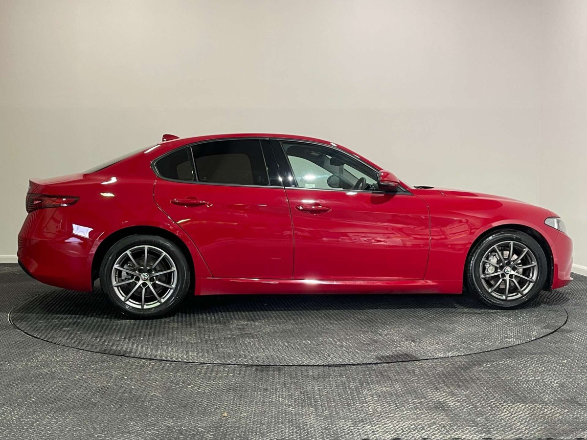 ALFA ROMEO GIULIA 2019 (19) 2.2 TD SUPER SALOON 4DR DIESEL AUTO EURO 6 (S/S) (160 PS) - 2019 - £12,000