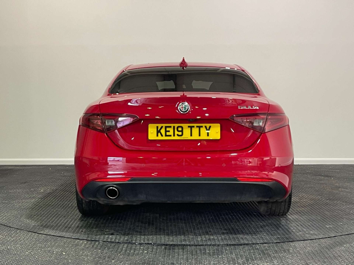 ALFA ROMEO GIULIA 2019 (19) 2.2 TD SUPER SALOON 4DR DIESEL AUTO EURO 6 (S/S) (160 PS) - 2019 - £12,000