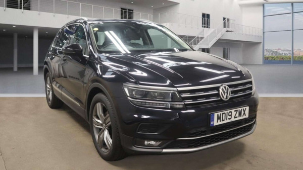 Carworld - VOLKSWAGEN TIGUAN 2019 (19) 2.0 TDI SEL SUV 5DR DIESEL MANUAL EURO 6 (S/S) (150 PS)