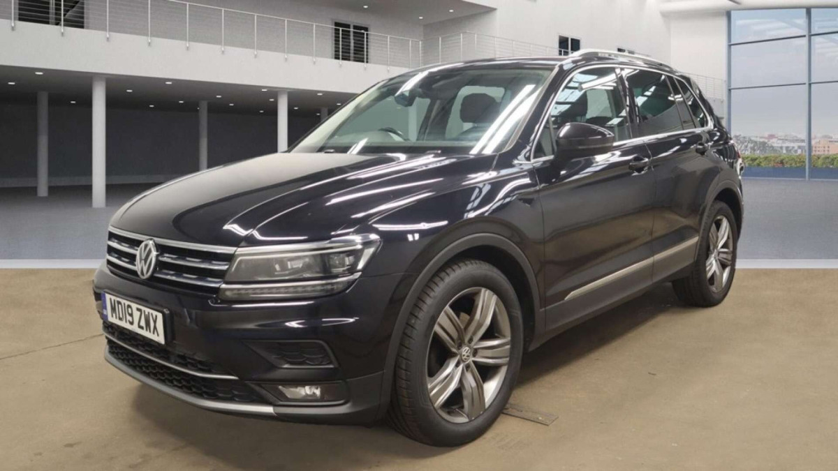 VOLKSWAGEN TIGUAN 2019 (19) 2.0 TDI SEL SUV 5DR DIESEL MANUAL EURO 6 (S/S) (150 PS) - 2019 - £14,800