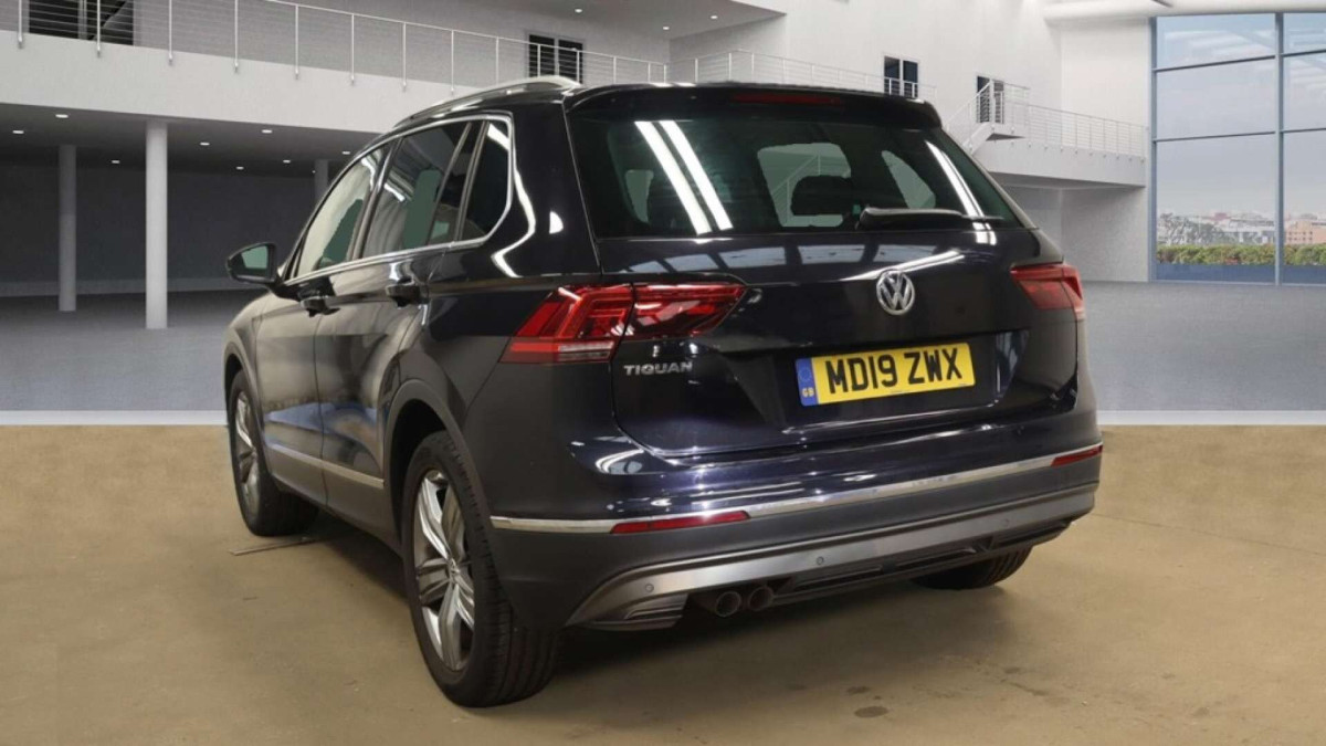 VOLKSWAGEN TIGUAN 2019 (19) 2.0 TDI SEL SUV 5DR DIESEL MANUAL EURO 6 (S/S) (150 PS) - 2019 - £14,800