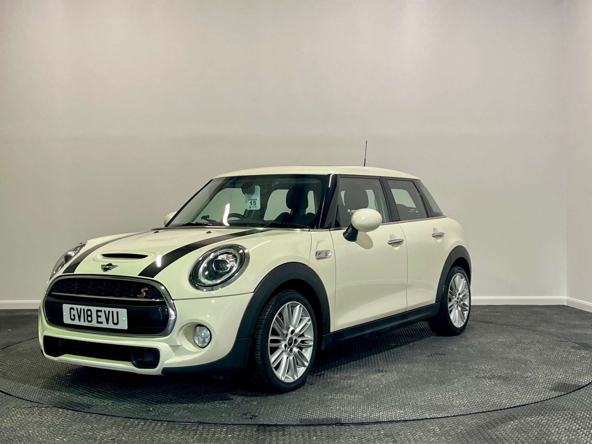 MINI HATCH 2018 (18) 2.0 COOPER S HATCHBACK 5DR PETROL STEPTRONIC EURO 6 (S/S) (192 PS) - 2018 - £10,100