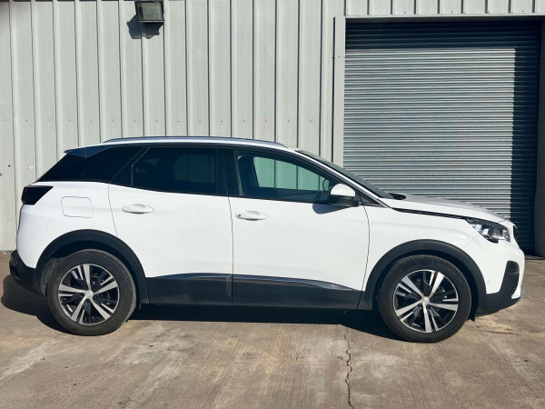 Carworld - PEUGEOT 3008 2017 (67) 1.2 PURETECH ALLURE SUV 5DR PETROL MANUAL EURO 6 (S/S) (130 PS)