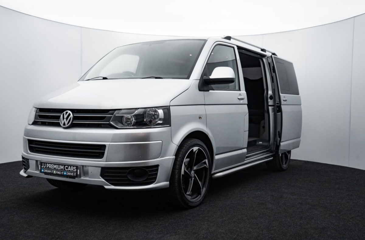 VOLKSWAGEN TRANSPORTER SHUTTLE 2.0 TD T30 SE MINIBUS 4DR DIESEL MANUAL L1 H1 (198 G/KM, 138 BHP) FRONT + R - 2013 - £22,000