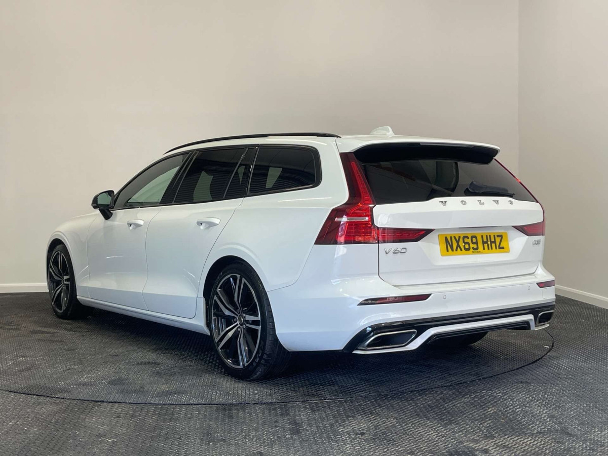 VOLVO V60 2019 (69) 2.0 D3 R-DESIGN ESTATE 5DR DIESEL AUTO EURO 6 (S/S) (150 PS) - 2019 - £17,700