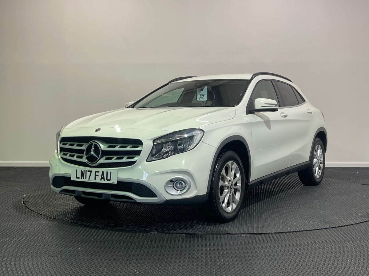 MERCEDES-BENZ GLA 2017 (17) 2.1 GLA200D SE SUV 5DR DIESEL MANUAL EURO 6 (S/S) (136 PS) - 2017 - £10,250