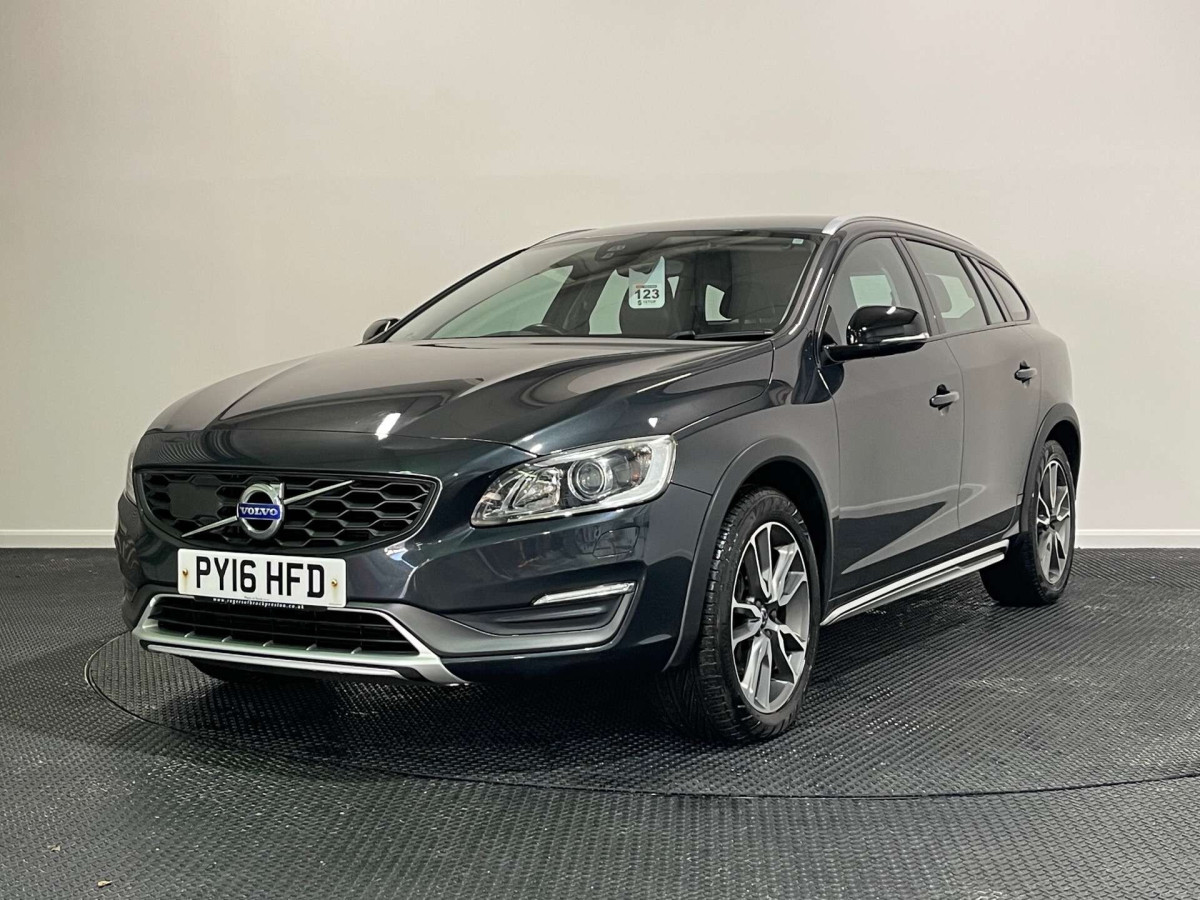 VOLVO V60 2016 (16) 2.4 D4 LUX NAV ESTATE 5DR DIESEL AUTO AWD EURO 6 (S/S) (190 PS) - 2016 - £12,500