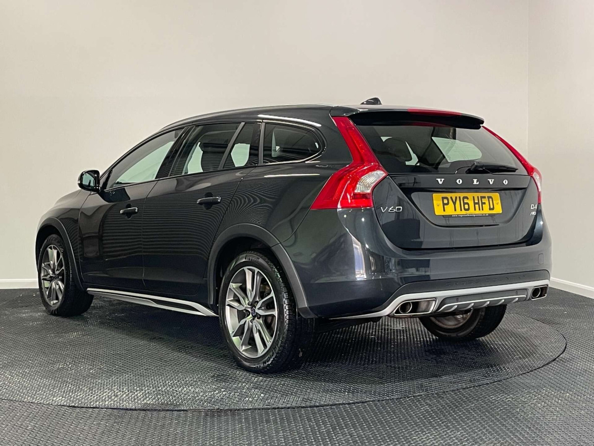 VOLVO V60 2016 (16) 2.4 D4 LUX NAV ESTATE 5DR DIESEL AUTO AWD EURO 6 (S/S) (190 PS) - 2016 - £12,500