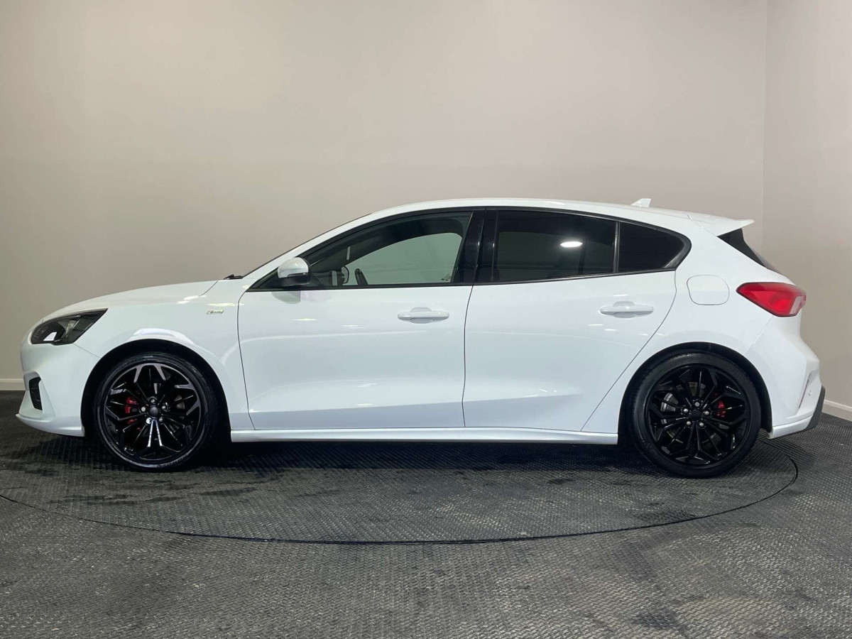 FORD FOCUS 2019 (19) 1.0T ECOBOOST ST-LINE X HATCHBACK 5DR PETROL MANUAL EURO 6 (S/S) (125 PS) - 2019 - £11,250