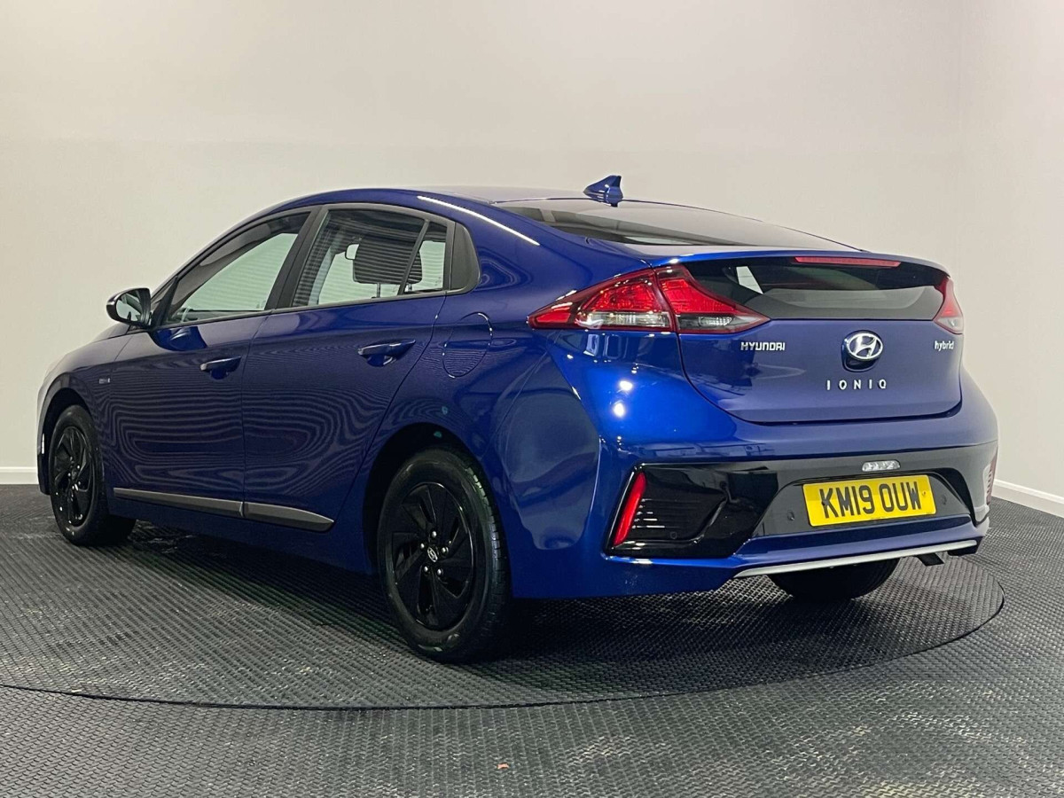 HYUNDAI IONIQ 2019 (19) 1.6 H-GDI GPF SE HATCHBACK 5DR PETROL HYBRID DCT EURO 6 (S/S) (141 PS) - 2019 - £11,000