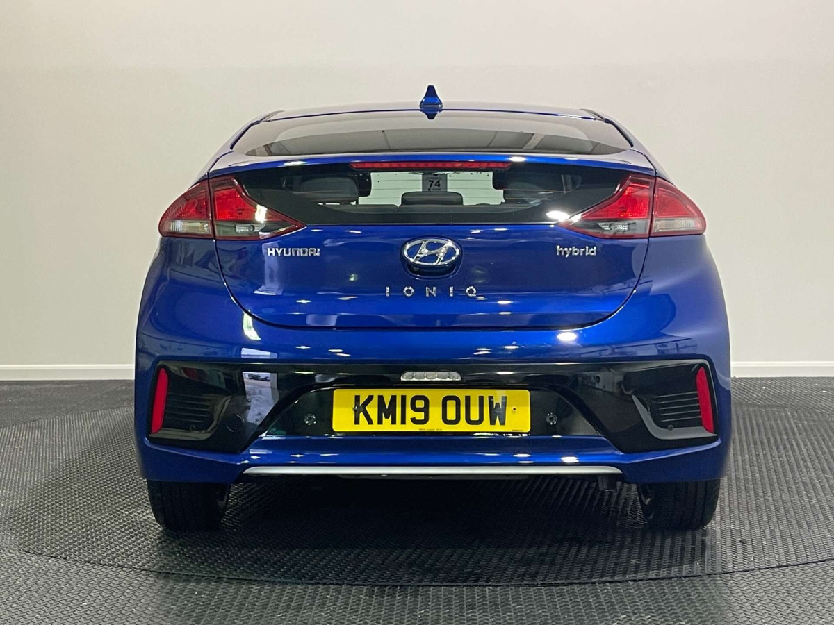 HYUNDAI IONIQ 2019 (19) 1.6 H-GDI GPF SE HATCHBACK 5DR PETROL HYBRID DCT EURO 6 (S/S) (141 PS) - 2019 - £11,000