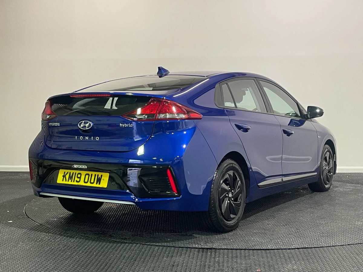 HYUNDAI IONIQ 2019 (19) 1.6 H-GDI GPF SE HATCHBACK 5DR PETROL HYBRID DCT EURO 6 (S/S) (141 PS) - 2019 - £11,000