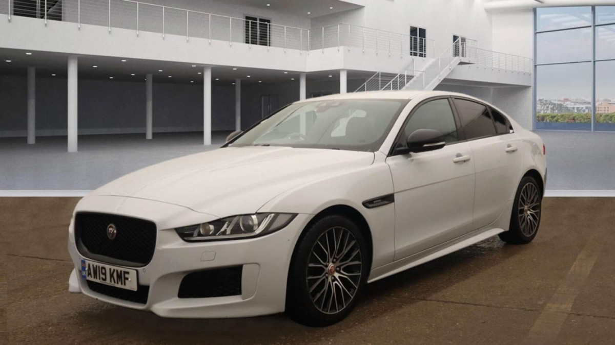 JAGUAR XE 2019 (19) 2.0D LANDMARK SALOON 4DR DIESEL AUTO EURO 6 (S/S) (180 PS) - 2019 - £12,900