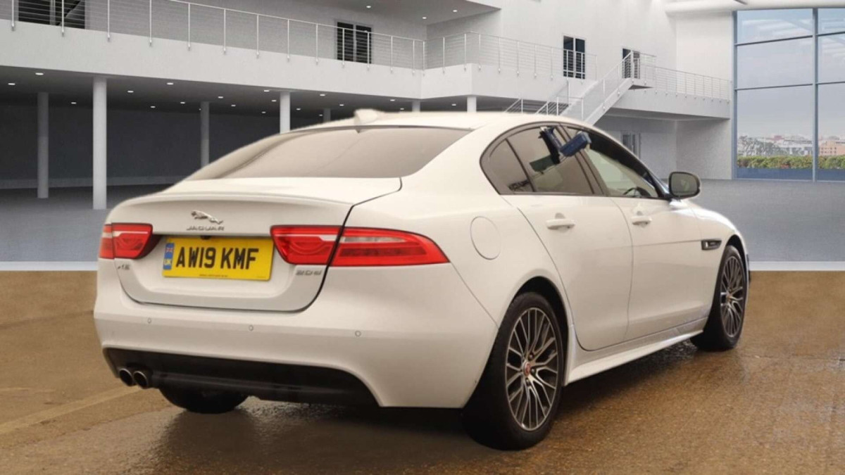 JAGUAR XE 2019 (19) 2.0D LANDMARK SALOON 4DR DIESEL AUTO EURO 6 (S/S) (180 PS) - 2019 - £12,900