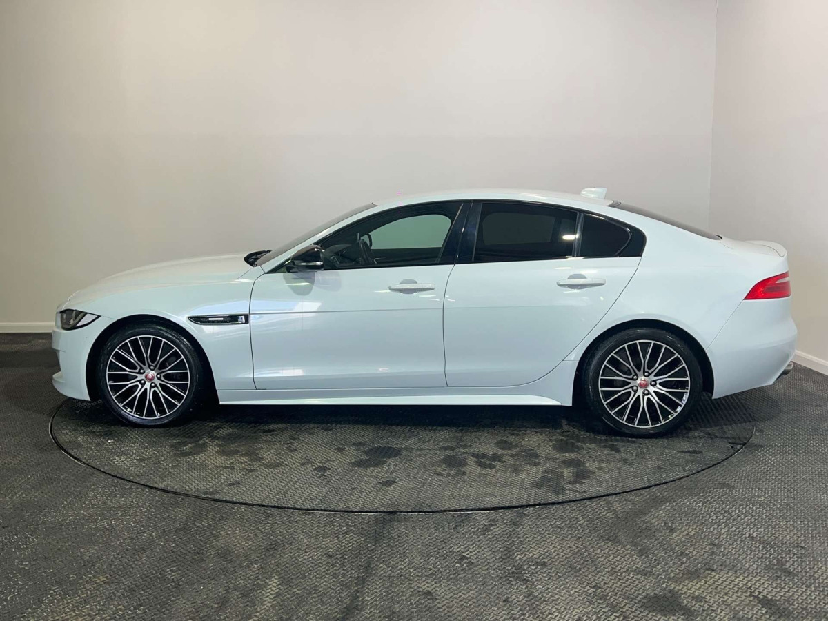 JAGUAR XE 2019 (19) 2.0D LANDMARK SALOON 4DR DIESEL AUTO EURO 6 (S/S) (180 PS) - 2019 - £12,900