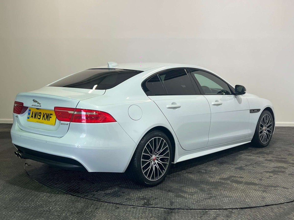 JAGUAR XE 2019 (19) 2.0D LANDMARK SALOON 4DR DIESEL AUTO EURO 6 (S/S) (180 PS) - 2019 - £12,900