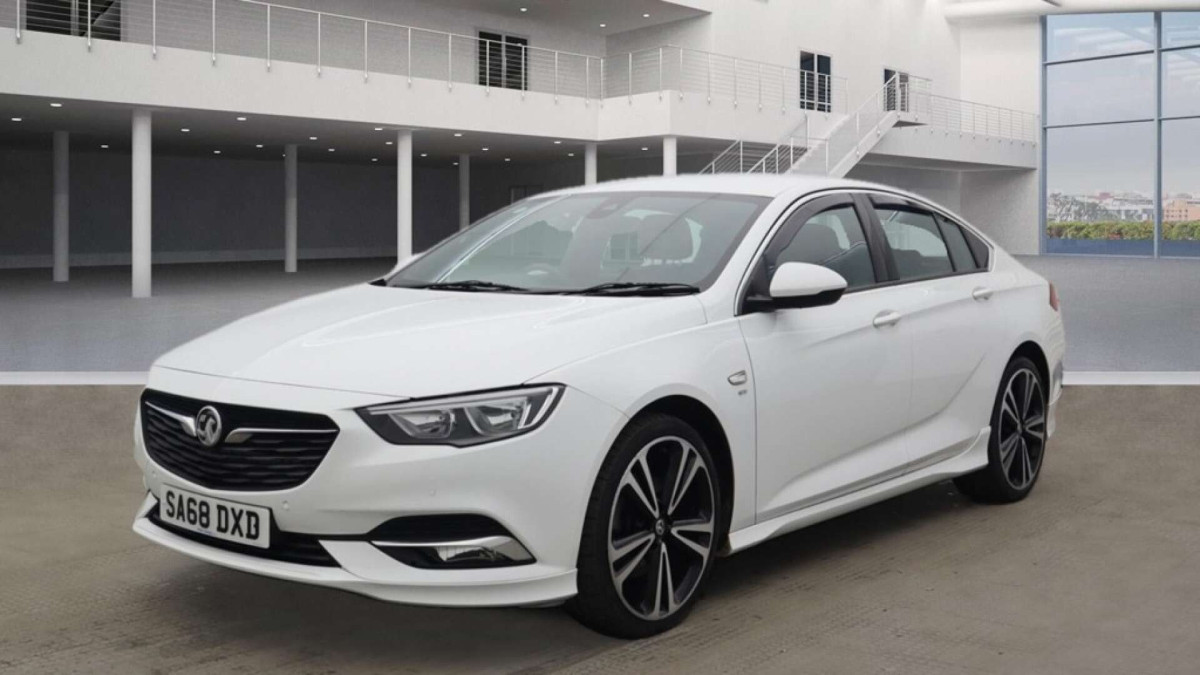 VAUXHALL INSIGNIA 2018 (68) 2.0 TURBO D BLUEINJECTION SRI VX LINE NAV GRAND SPORT 5DR DIESEL MANUAL EUR - 2018 - £11,000