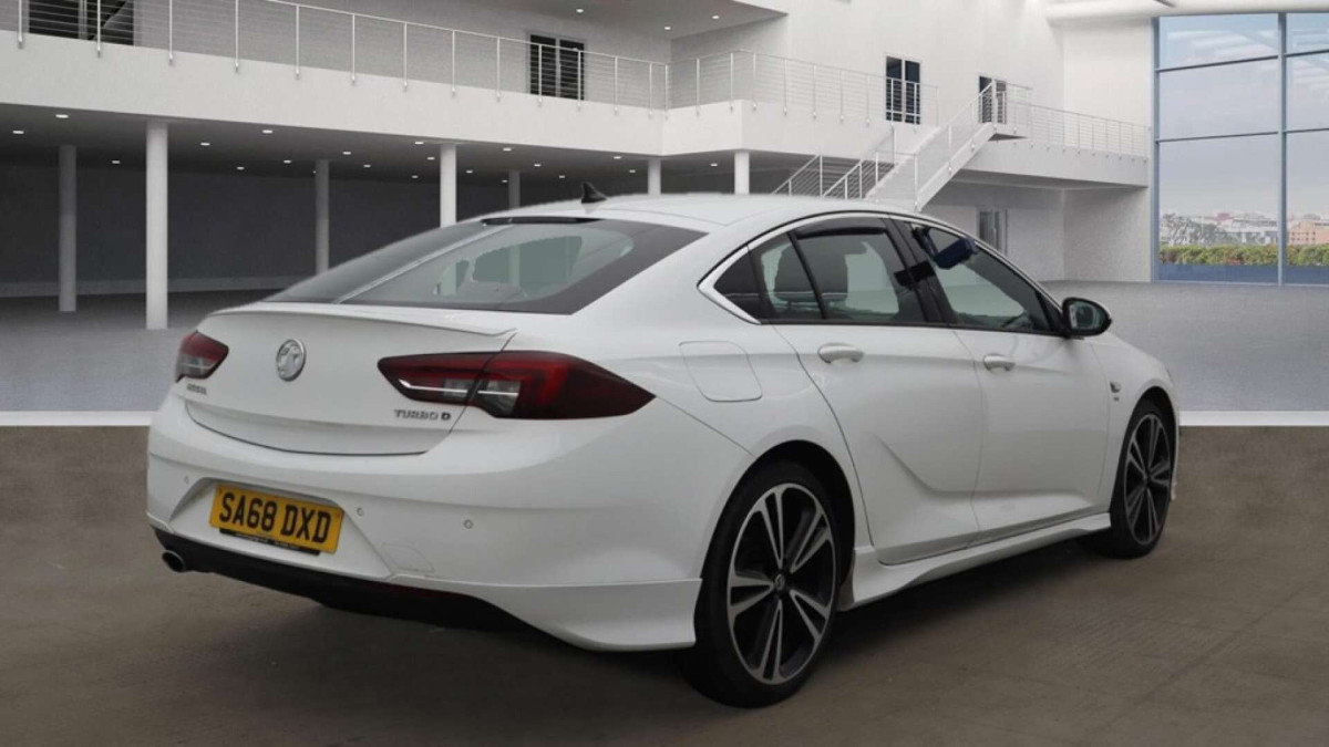 VAUXHALL INSIGNIA 2018 (68) 2.0 TURBO D BLUEINJECTION SRI VX LINE NAV GRAND SPORT 5DR DIESEL MANUAL EUR - 2018 - £11,000