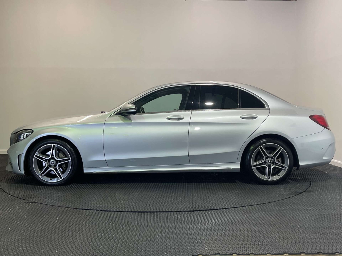 MERCEDES-BENZ C CLASS 2020 (70) 2.0 C220D AMG LINE (PREMIUM) SALOON 4DR DIESEL G-TRONIC+ EURO 6 (S/S) (194 - 2020 - £17,250