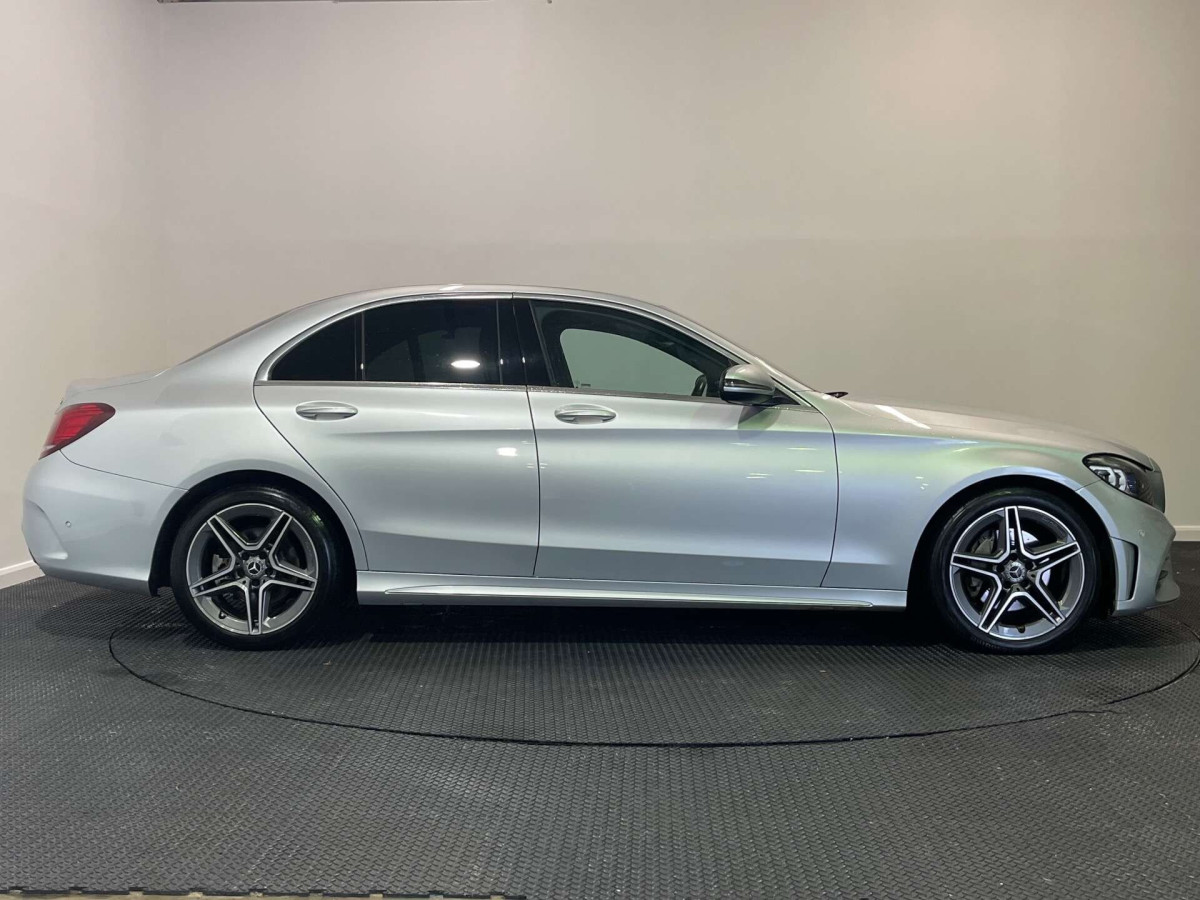 MERCEDES-BENZ C CLASS 2020 (70) 2.0 C220D AMG LINE (PREMIUM) SALOON 4DR DIESEL G-TRONIC+ EURO 6 (S/S) (194 - 2020 - £17,250