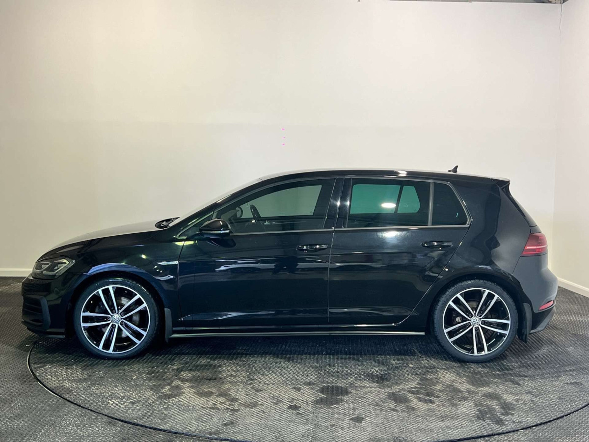 VOLKSWAGEN GOLF 2017 (67) 2.0 TDI BLUEMOTION TECH GTD HATCHBACK 5DR DIESEL DSG EURO 6 (S/S) (184 PS) - 2017 - £15,300