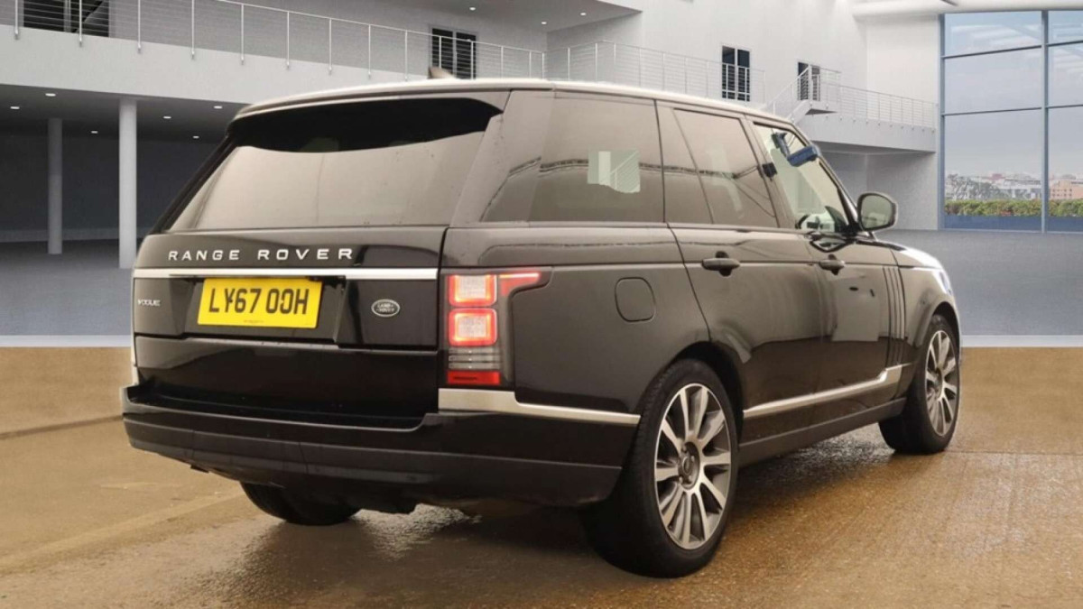 LAND ROVER RANGE ROVER 2017 (67) 3.0 TD V6 VOGUE SUV 5DR DIESEL AUTO 4WD EURO 6 (S/S) (258 PS) - 2017 - £23,000