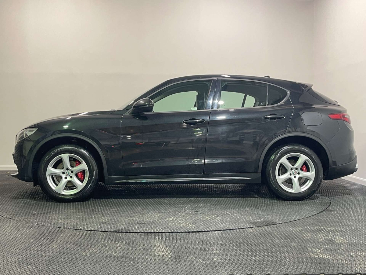 ALFA ROMEO STELVIO 2018 (18) 2.2 TD SUPER SUV 5DR DIESEL AUTO Q4 AWD EURO 6 (S/S) (210 PS) - 2018 - £17,400