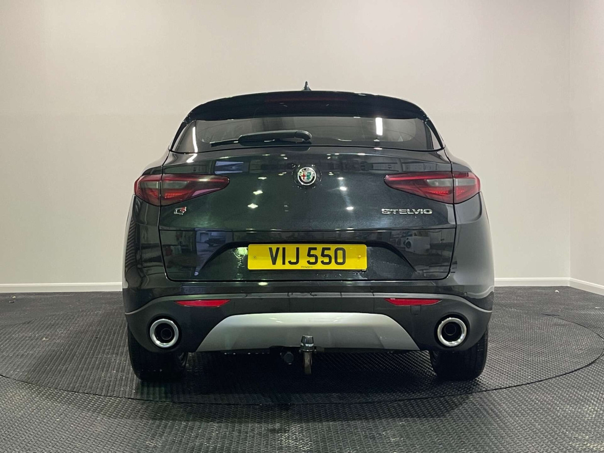 ALFA ROMEO STELVIO 2018 (18) 2.2 TD SUPER SUV 5DR DIESEL AUTO Q4 AWD EURO 6 (S/S) (210 PS) - 2018 - £17,400