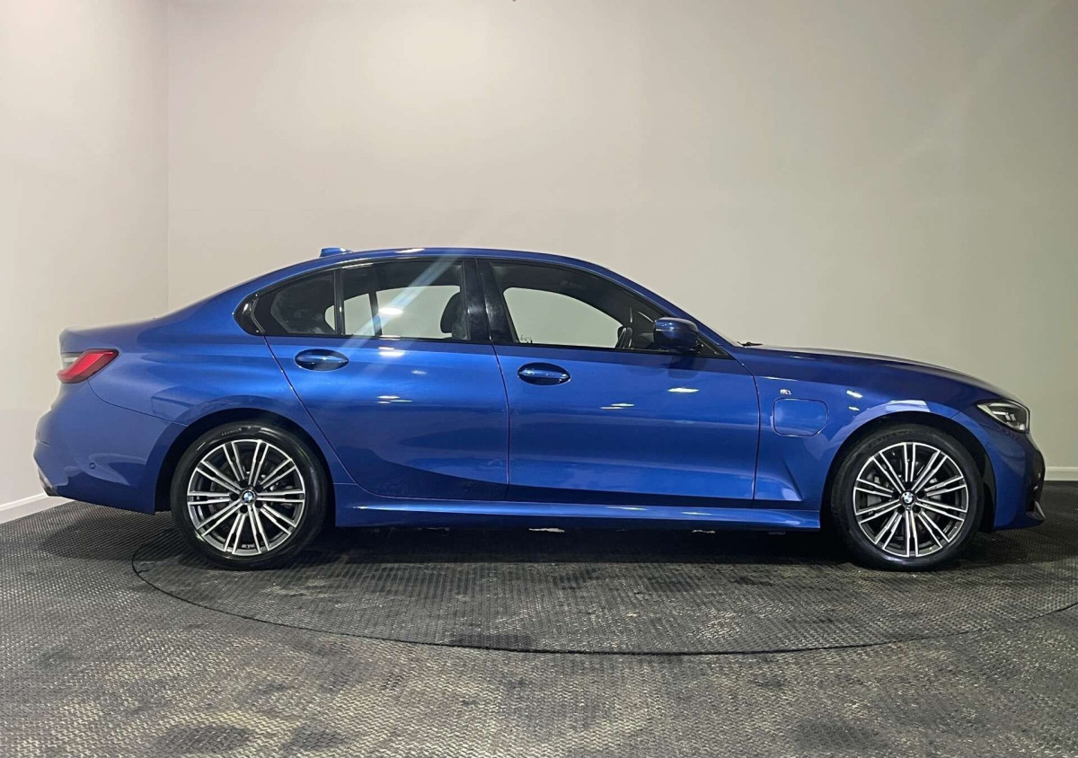 BMW 3 SERIES 2020 (70) 2.0 330E 12KWH M SPORT SALOON 4DR PETROL PLUG-IN HYBRID AUTO EURO 6 (S/S) ( - 2020 - £14,800