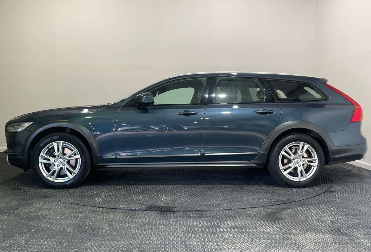 VOLVO V90 2019 (19) 2.0 T5 ESTATE 5DR PETROL AUTO AWD EURO 6 (S/S) (250 PS) - 2019 - £16,350