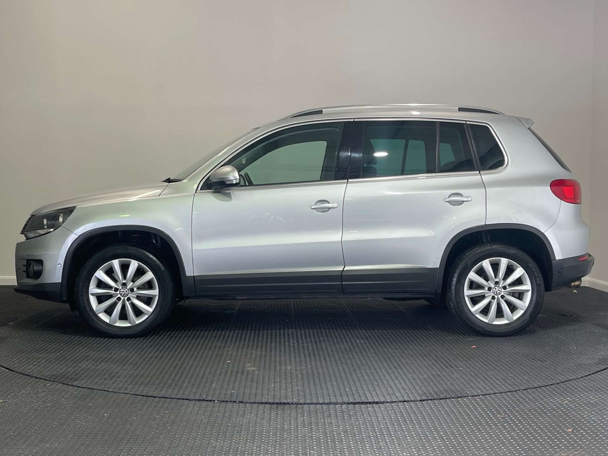 VOLKSWAGEN TIGUAN 2015 (15) 2.0 TDI BLUEMOTION TECH MATCH SUV 5DR DIESEL MANUAL 4WD EURO 5 (S/S) (140 P - 2015 - £7,250