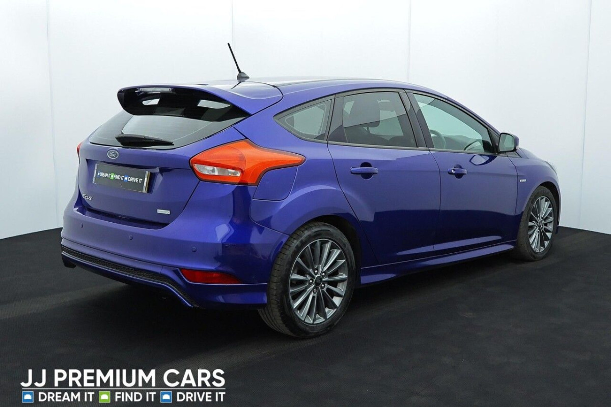 FORD FOCUS 1.0T ECOBOOST ST-LINE HATCHBACK 5DR PETROL MANUAL EURO 6 (S/S) (140 PS) CRU - 2018 - £8,301