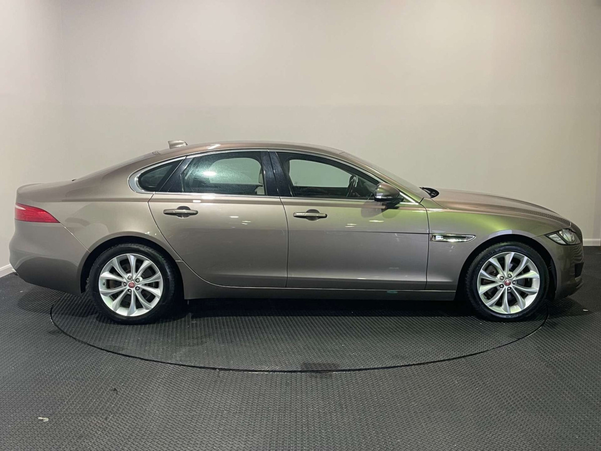 JAGUAR XF 2016 (16) 2.0D PORTFOLIO SALOON 4DR DIESEL AUTO AWD EURO 6 (S/S) (180 PS) - 2016 - £10,650