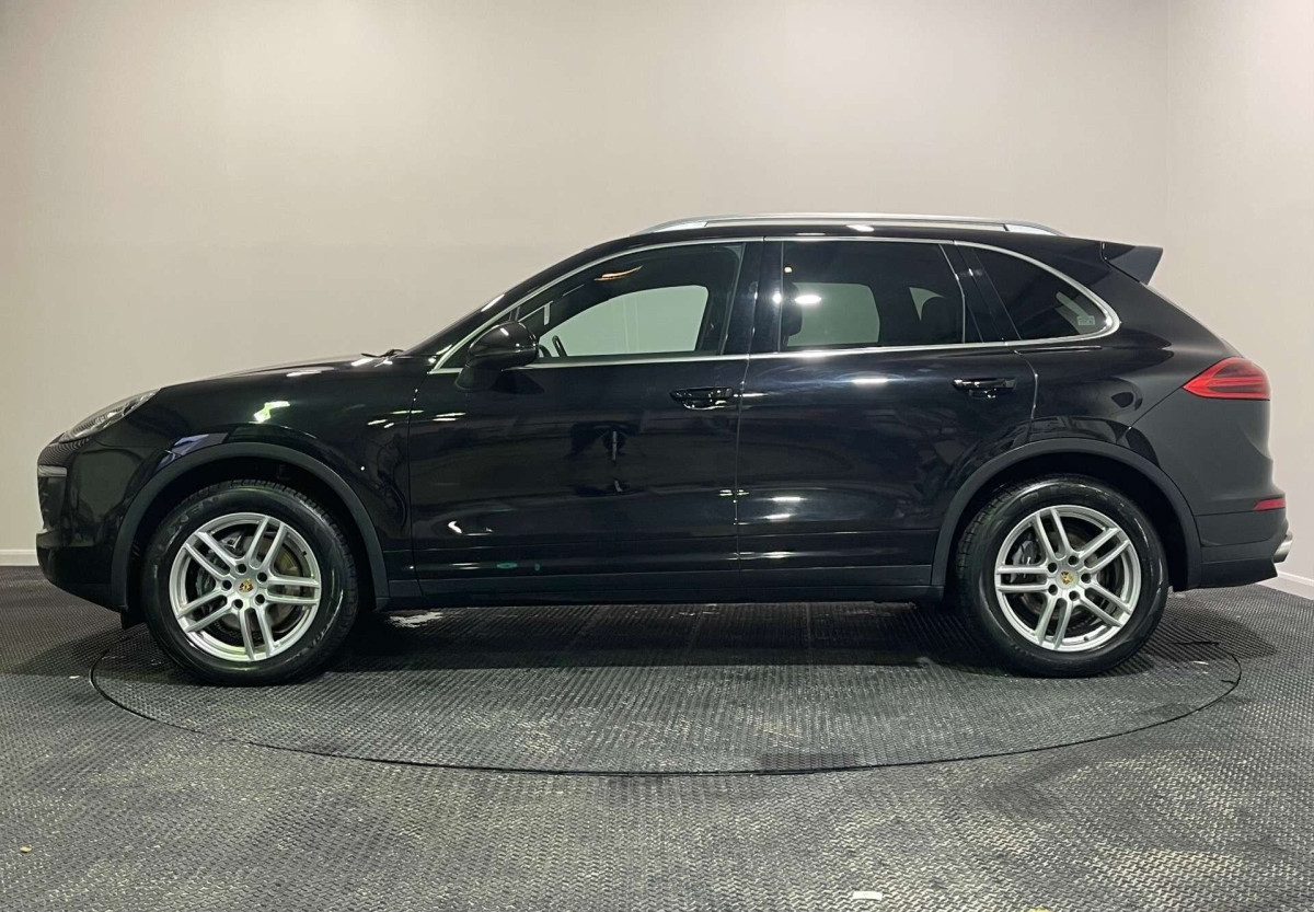 PORSCHE CAYENNE 2016 (16) 3.0 TD V6 SUV 5DR DIESEL TIPTRONICS 4WD EURO 6 (S/S) (262 PS) - 2016 - £21,500