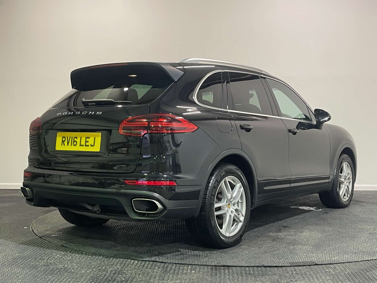 PORSCHE CAYENNE 2016 (16) 3.0 TD V6 SUV 5DR DIESEL TIPTRONICS 4WD EURO 6 (S/S) (262 PS) - 2016 - £21,500