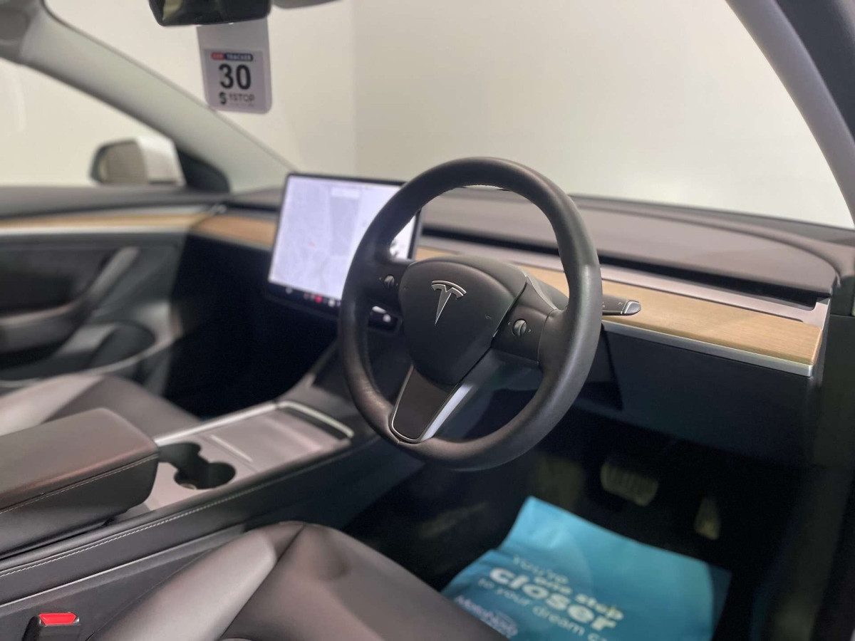 TESLA MODEL 3 2021 (21) STANDARD RANGE PLUS SALOON 4DR ELECTRIC AUTO RWD (241 BHP) - 2021 - £16,500