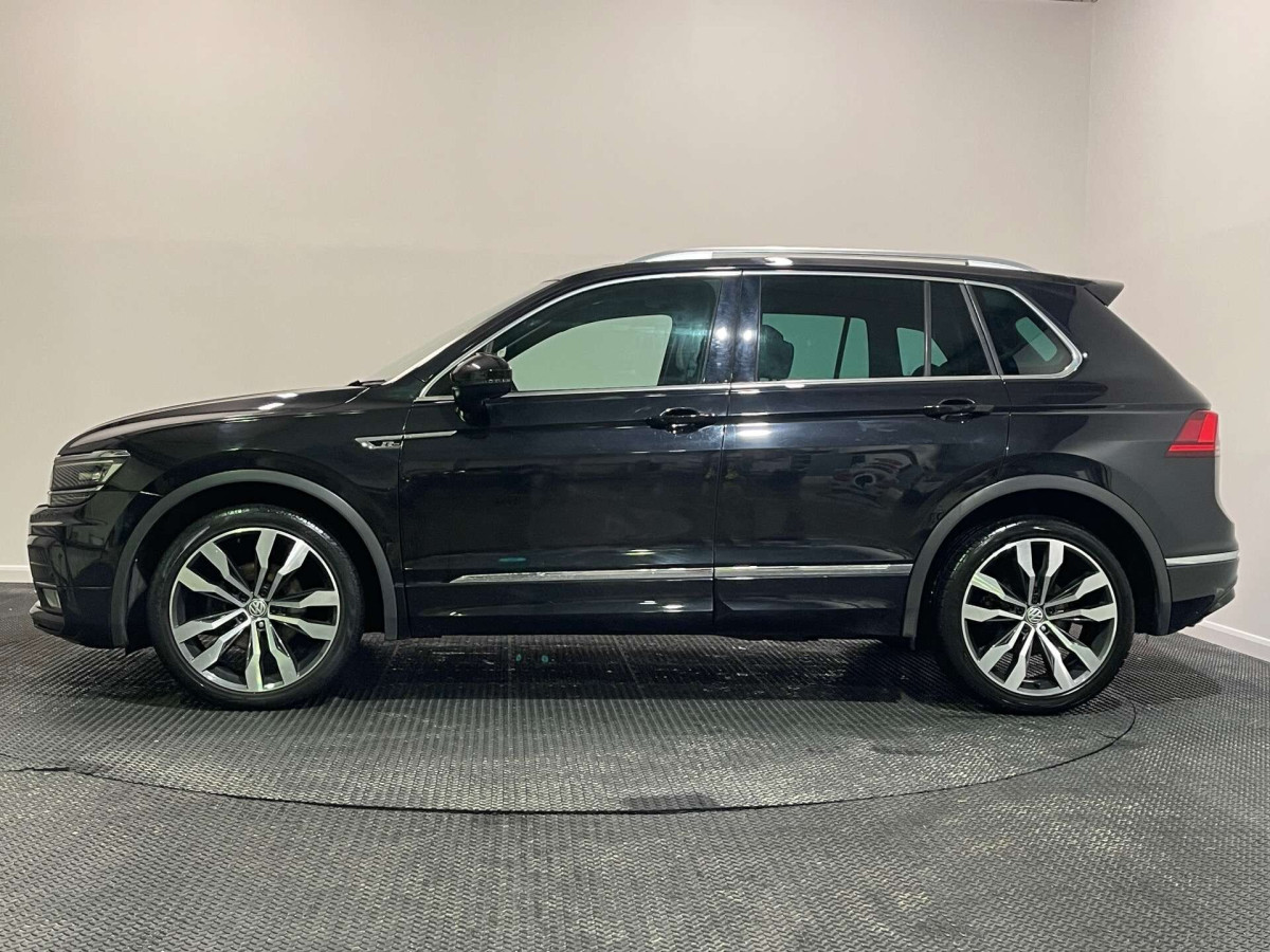 VOLKSWAGEN TIGUAN 2017 (17) 2.0 TDI BLUEMOTION TECH R-LINE SUV 5DR DIESEL MANUAL EURO 6 (S/S) (150 PS) - 2017 - £14,250