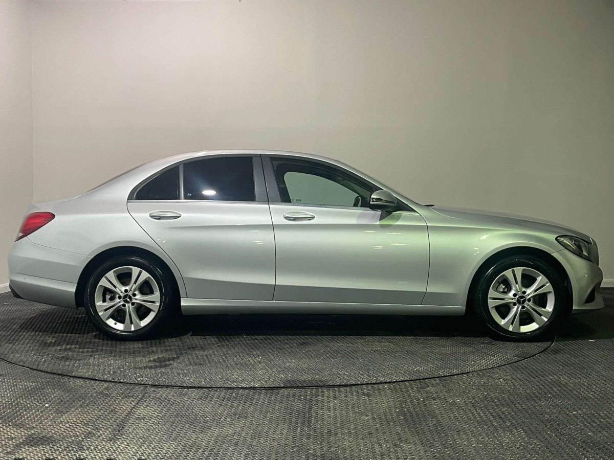 MERCEDES-BENZ C CLASS 2016 (16) 2.0 C200 SE SALOON 4DR PETROL 7G-TRONIC+ EURO 6 (S/S) (184 PS) - 2016 - £10,300