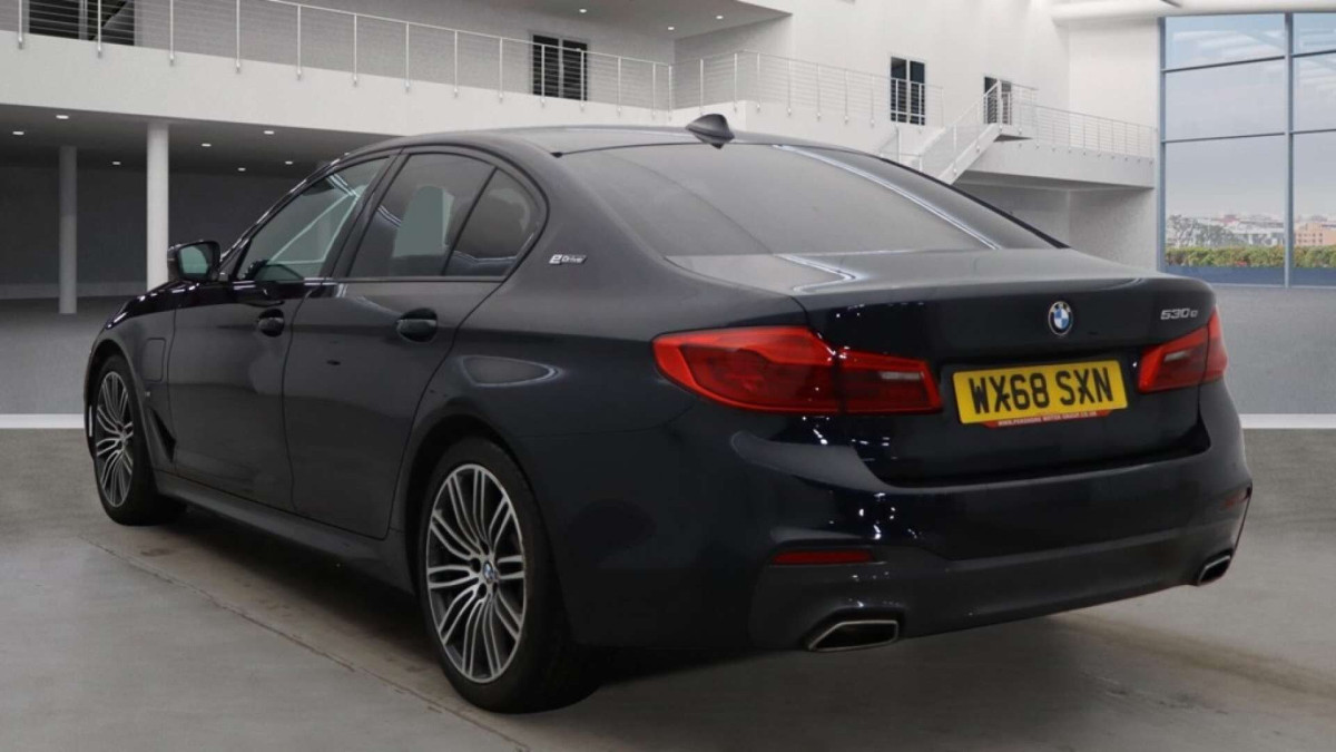 BMW 5 SERIES 2018 (68) 2.0 530E 9.2KWH M SPORT SALOON 4DR PETROL PLUG-IN HYBRID AUTO EURO 6 (S/S) - 2018 - £16,000