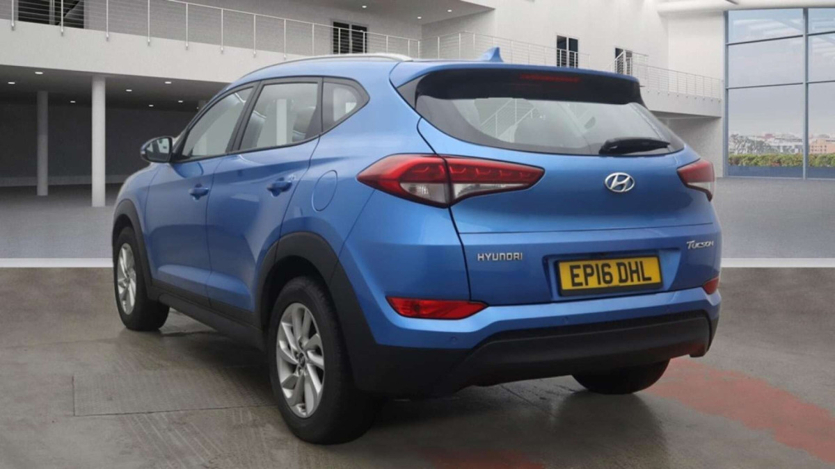 HYUNDAI TUCSON 2016 (16) 1.7 CRDI BLUE DRIVE SE NAV SUV 5DR DIESEL MANUAL EURO 6 (S/S) (116 PS) - 2016 - £8,000